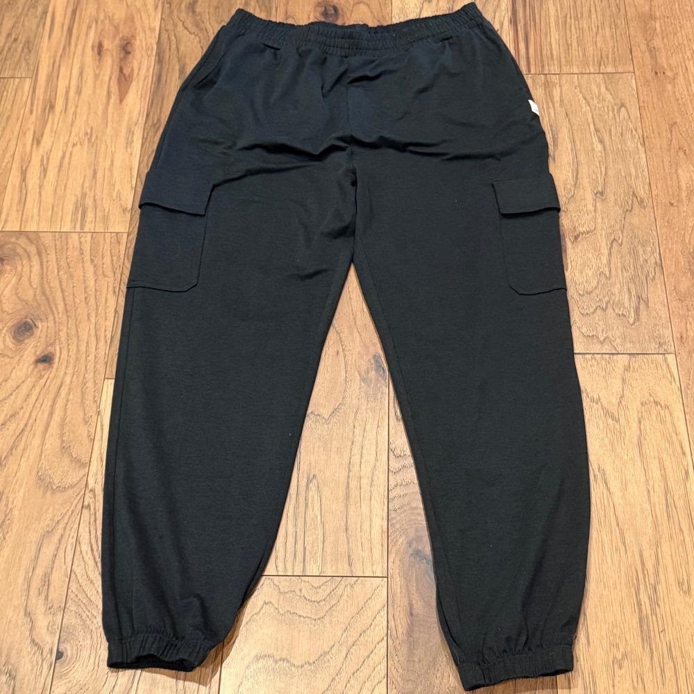 Vuori Mens Sunday Performance Cargo Jogger Black Athletic Pants Medium